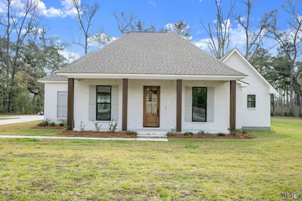 7210 Riverbank Dr, Denham Springs, LA 70706