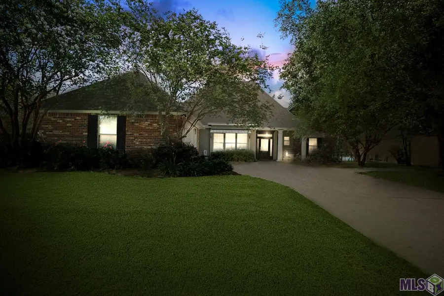 19025 Vignes Lake Ave, Baton Rouge, LA 70817 - #2