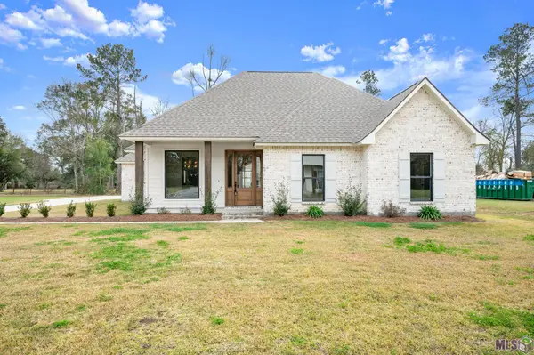 7258 Riverbank Dr, Denham Springs, LA 70706