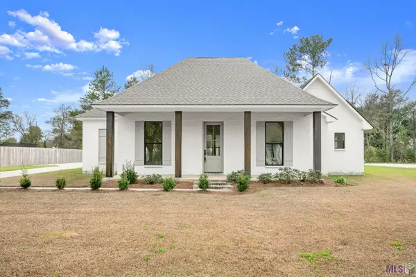 7270 Riverbank Dr, Denham Springs, LA 70706