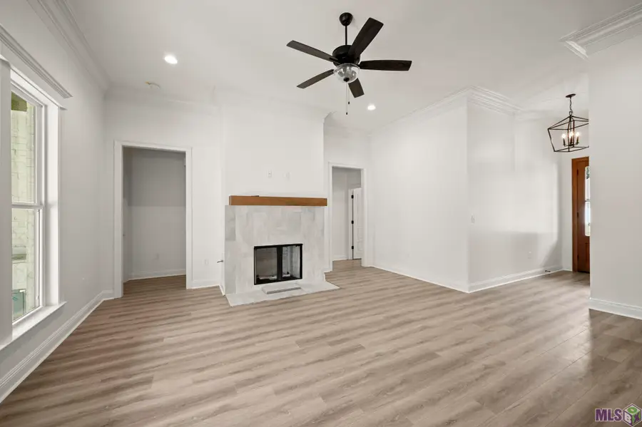 7270 Riverbank Dr, Denham Springs, LA 70706 - #2