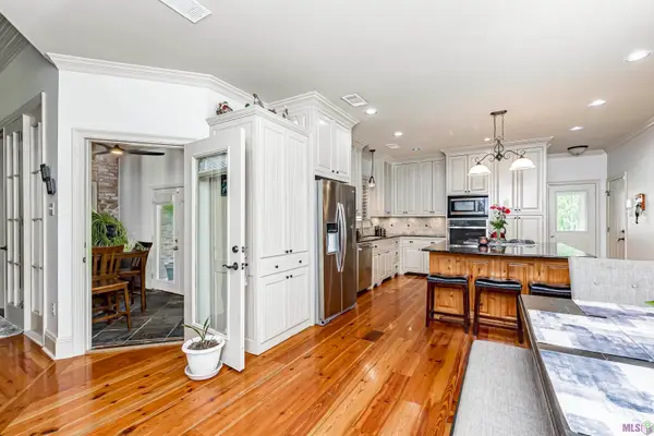 2095 High Point Dr, Zachary, LA 70791