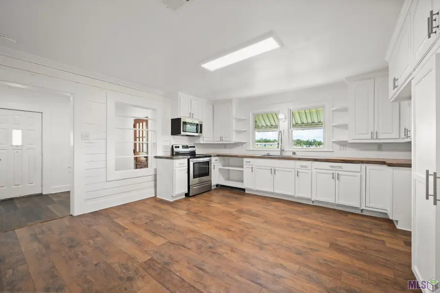 8400 Main St, Sorrento, LA 70778 - #3