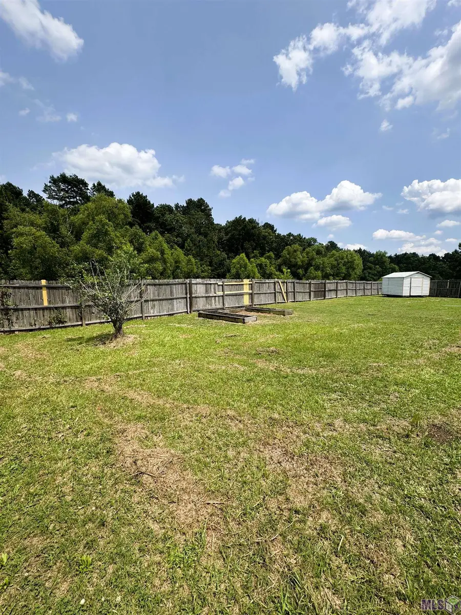 35024 Madisonville Dr, Denham Springs, LA 70706 - #3