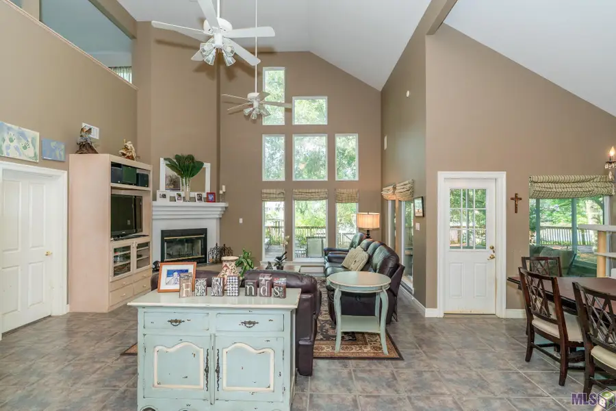 13314 Bayou Terrace Dr, Saint Amant, LA 70774 - #2