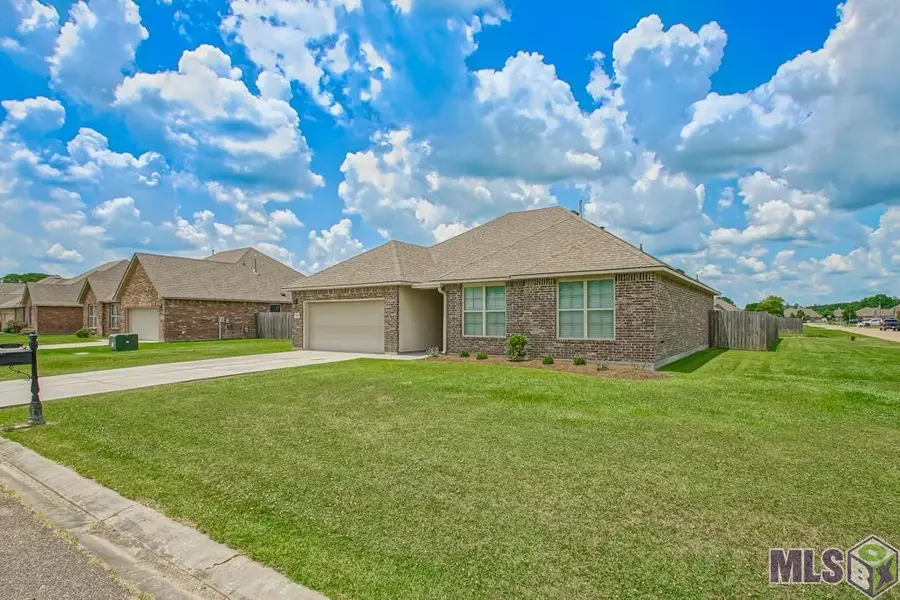 14079 Oakwilde Ave, Denham Springs, LA 70706 - #2