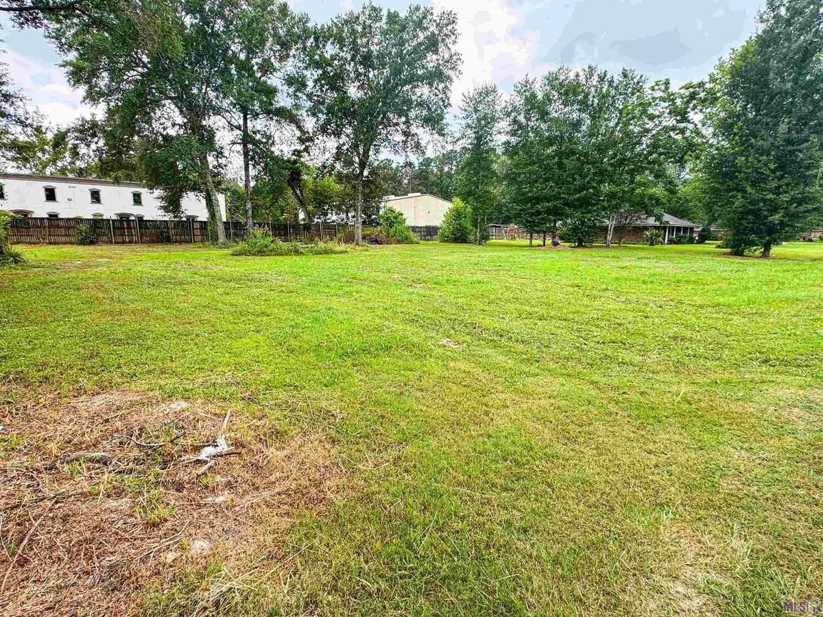 8634 Lake Park Dr, Denham Springs, LA 70726 - #1