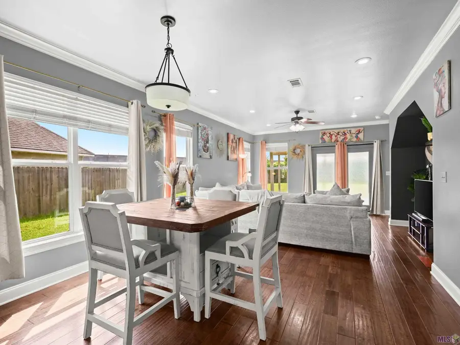 14217 Stone Gate Dr, Baton Rouge, LA 70816 - #2