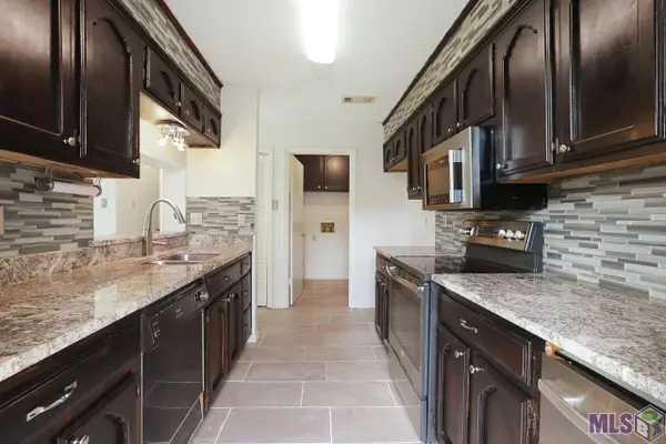 4625 Parkoaks Dr #37, Baton Rouge, LA 70816