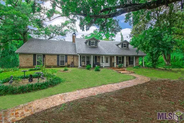 11637 Pine St, Walker, LA 70785