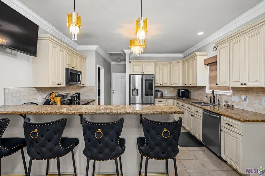 26101 Glenbrooke Dr, Denham Springs, LA 70727 - #3