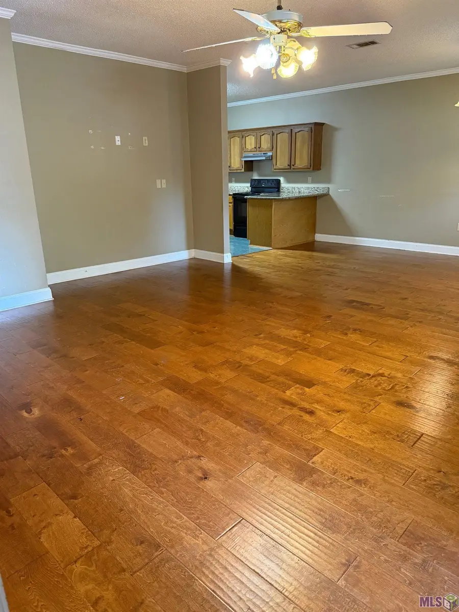 571 Fawn Lake Dr, Baton Rouge, LA 70816 - #2