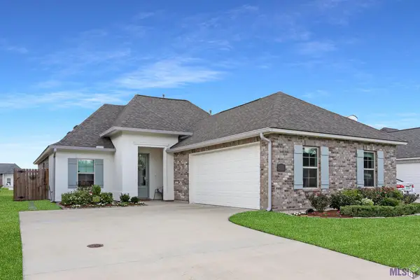 5169 Black River Rd, Darrow, LA 70725