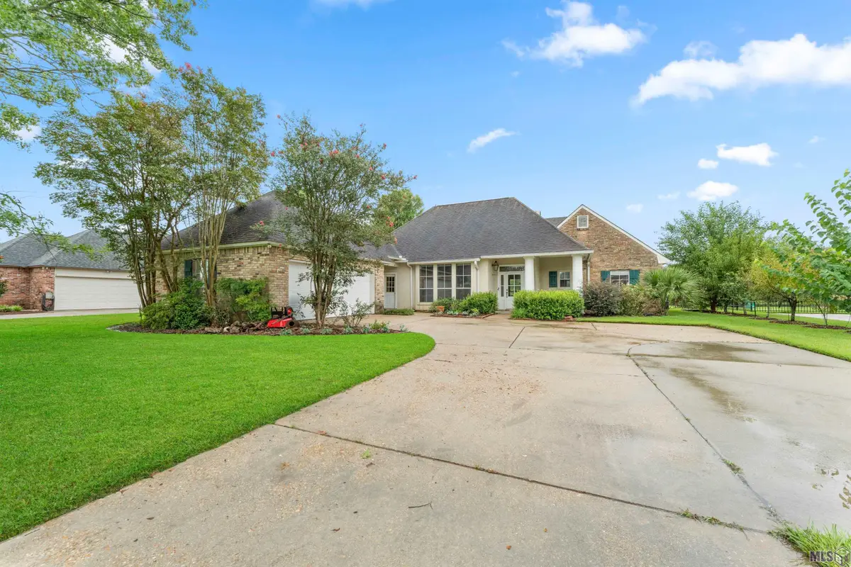 15383 Ryan Ave, Prairieville, LA 70769 - #1