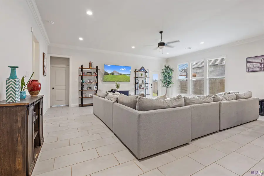 26057 Purdy Ave, Denham Springs, LA 70726 - #2