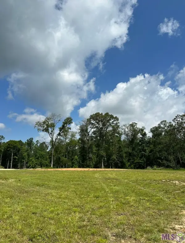 38510 Leggett Rd, Walker, LA 70785