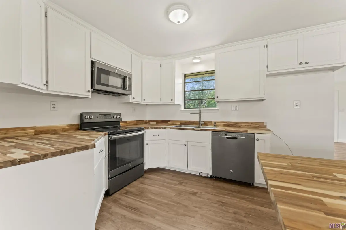 7230 Linda Lee Dr, Denham Springs, LA 70706 - #1