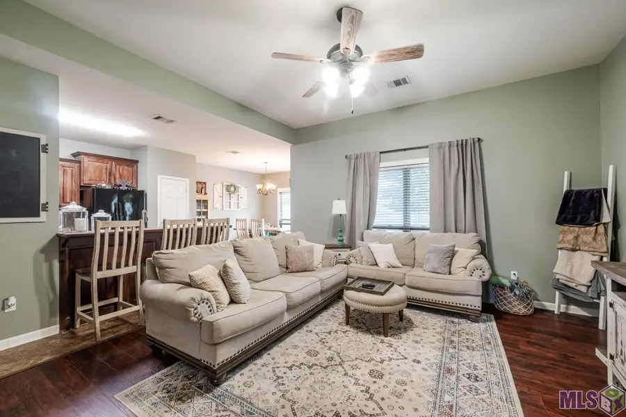 10133 Angela Dr, Denham Springs, LA 70706 - #3