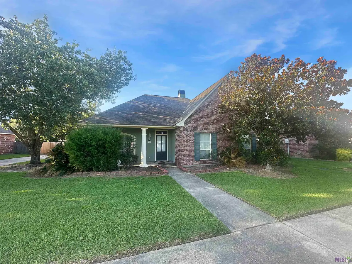 1707 Old Barnwood Ave, Zachary, LA 70791 - #1