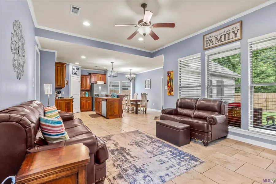 38215 Shelby Dr, Denham Springs, LA 70706 - #2