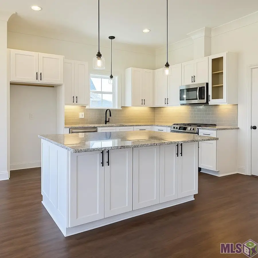 33978 Highlandia Dr, Denham Springs, LA 70706 - #2