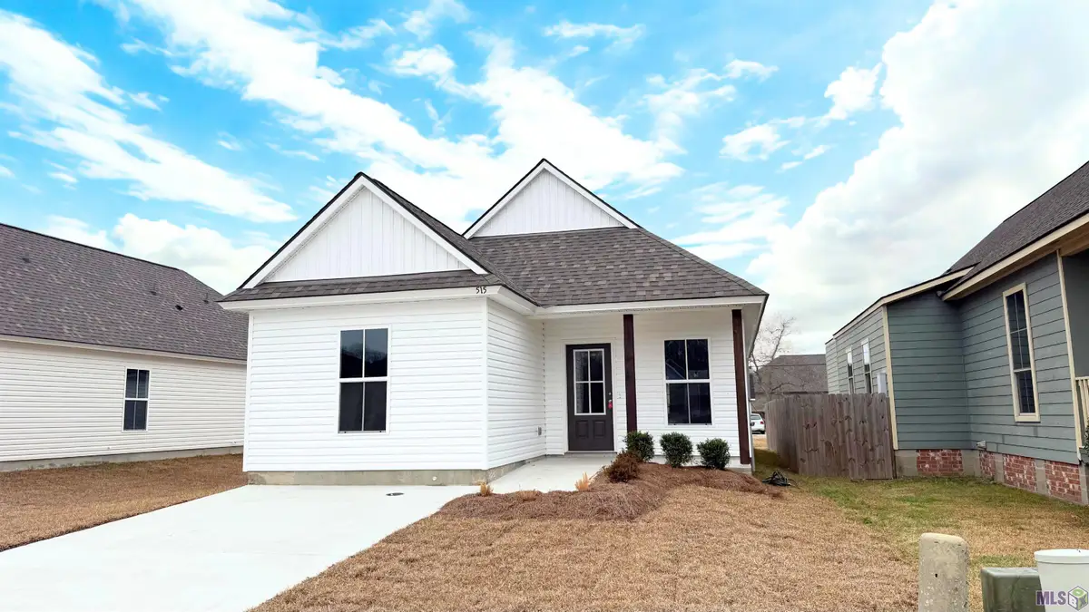 515 S Iberville Ave, Gonzales, LA 70737 - #1