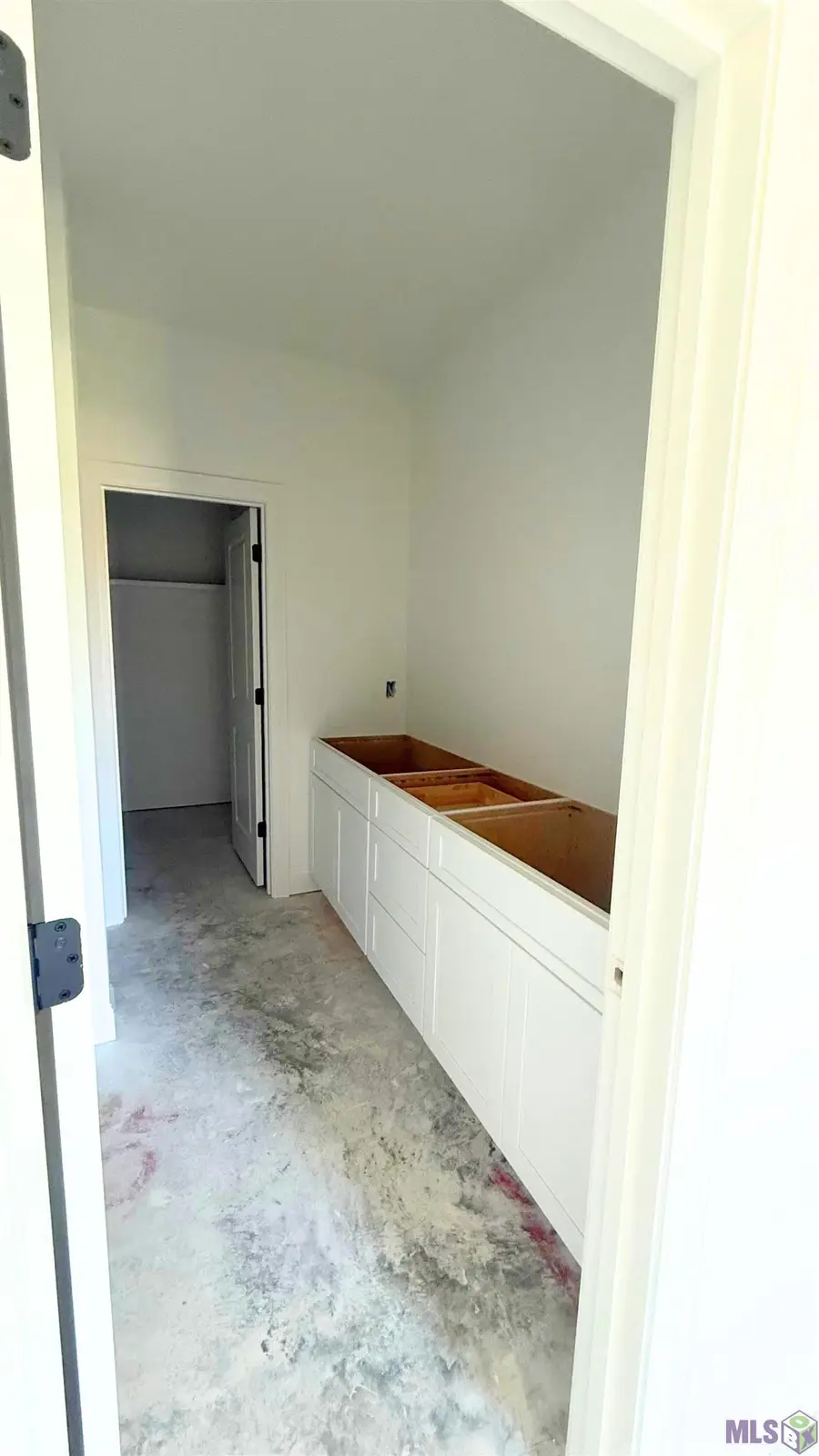 519 S Iberville Ave, Gonzales, LA 70737 - #3