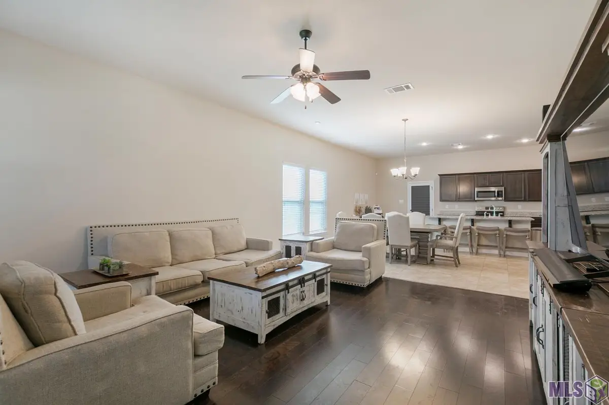 42427 Harborstone Ave, Prairieville, LA 70769 - #1