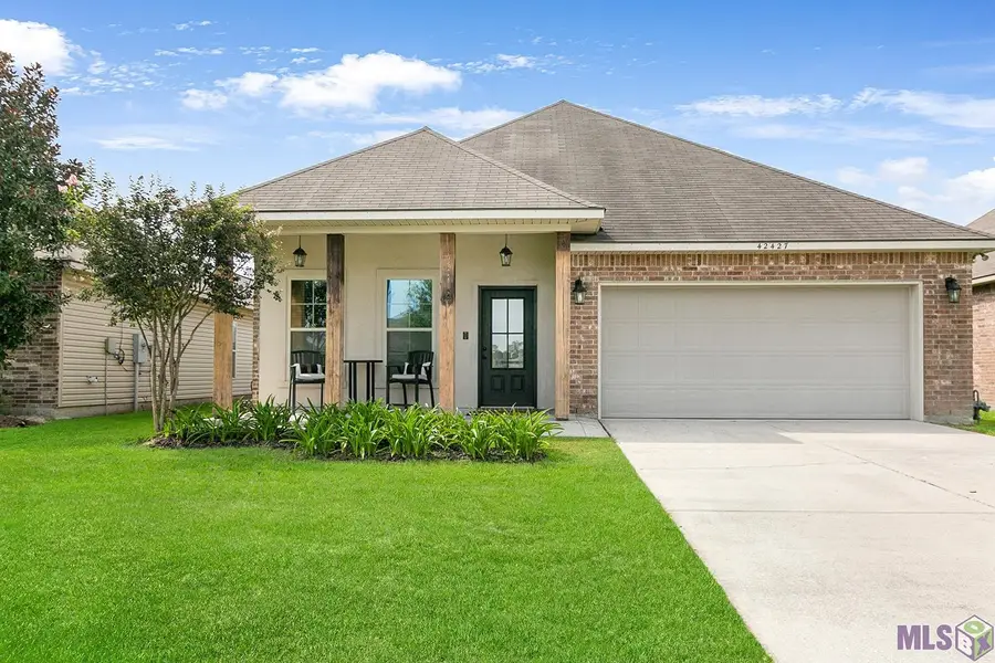 42427 Harborstone Ave, Prairieville, LA 70769 - #2