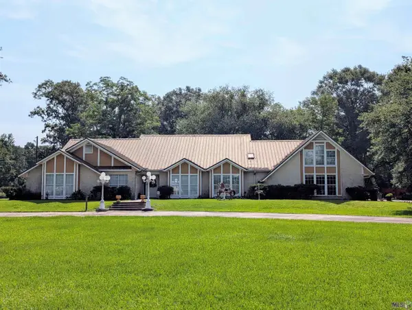 13724 Blackwater Rd, Baker, LA 70714