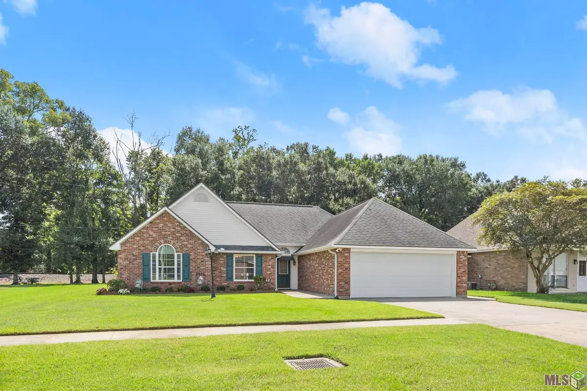 1306 S Brad Alan Ave, Gonzales, LA 70737 - #1