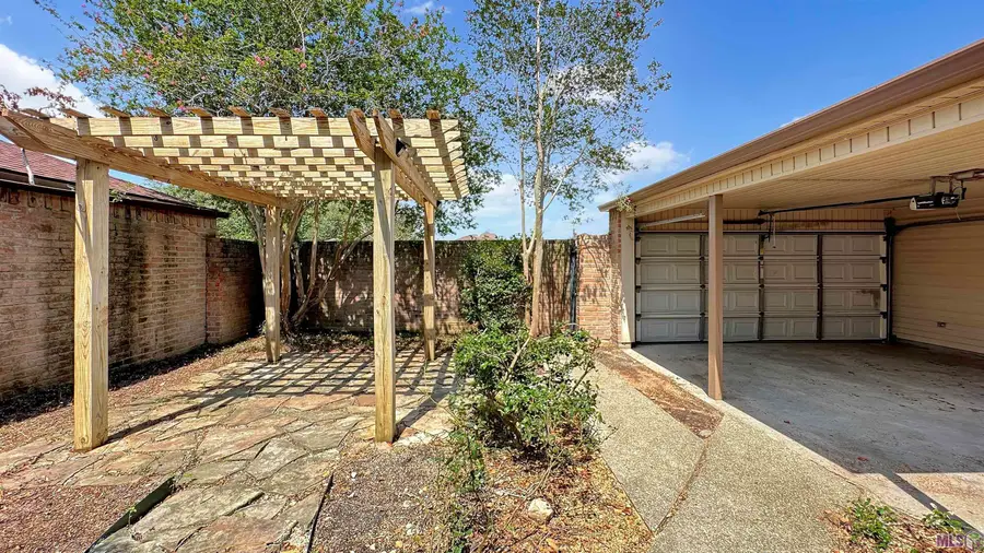 2462 Torrey Pine Dr, Baton Rouge, LA 70816 - #2