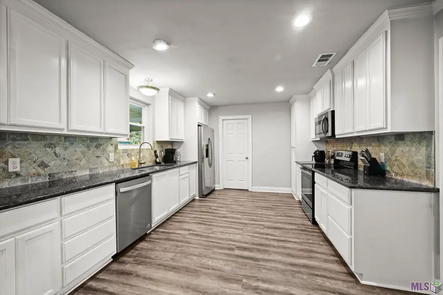 6677 Landmor Dr, Greenwell Springs, LA 70739 - #2