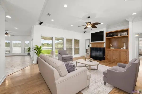 32819 Fox Run Dr, Walker, LA 70785