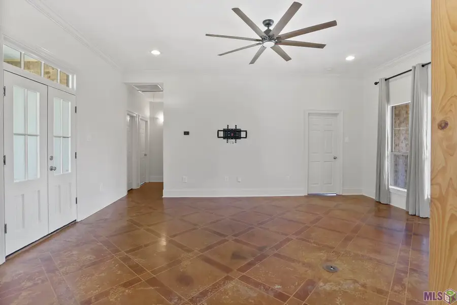 6137 Woodbend Dr, Zachary, LA 70791 - #3