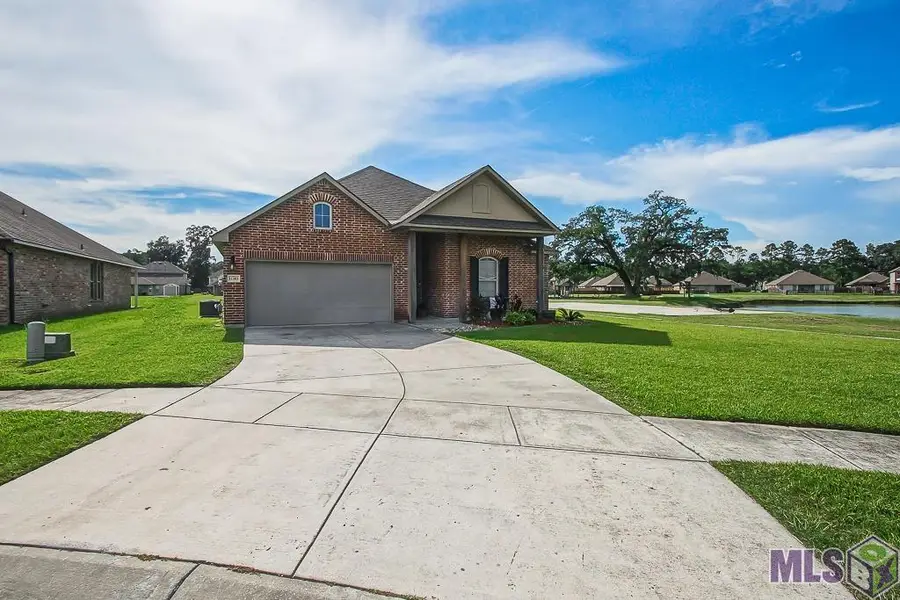 11383 Legacy Oaks Ln, Gonzales, LA 70737 - #2
