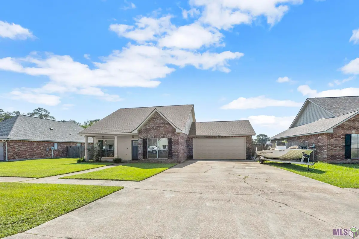 34249 Hawks Cove, Denham Springs, LA 70706 - #1