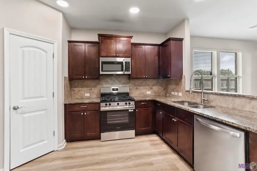 39357 Legacy Lake Dr, Gonzales, LA 70737 - #2