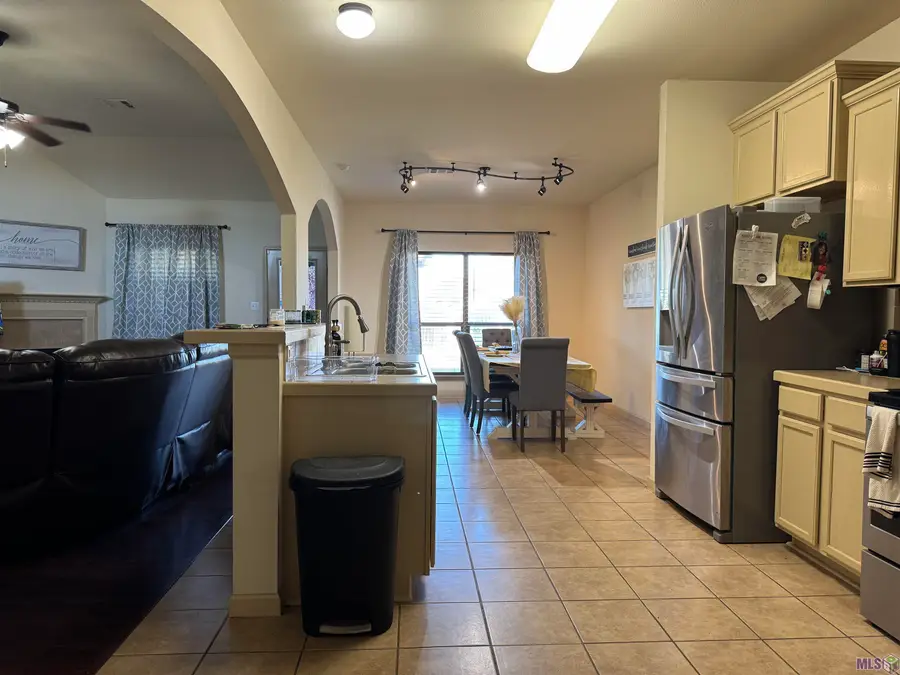 41144 Citadel Dr, Sorrento, LA 70778 - #2