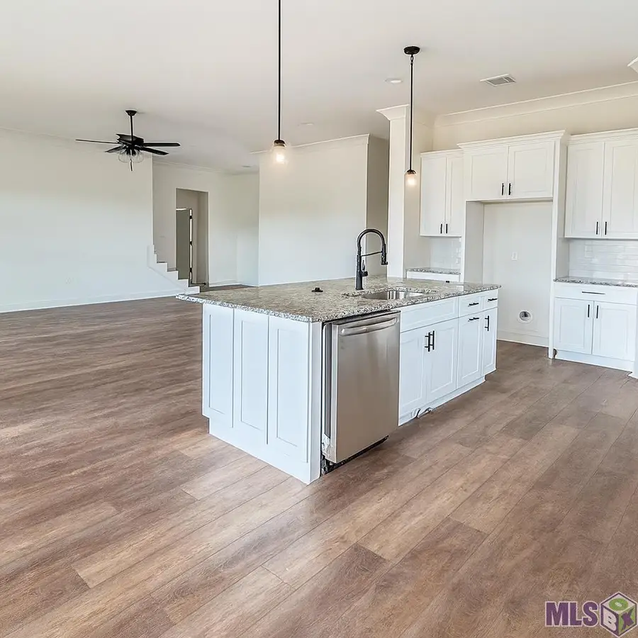 10480 High Point Dr, Denham Springs, LA 70706 - #3