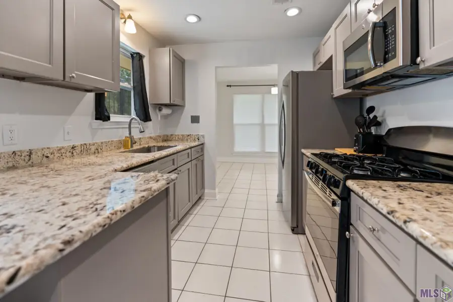 14525 Commission Ave, Baton Rouge, LA 70817 - #2