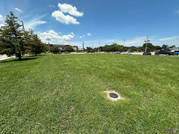 900 S Range Ave, Denham Springs, LA 70726