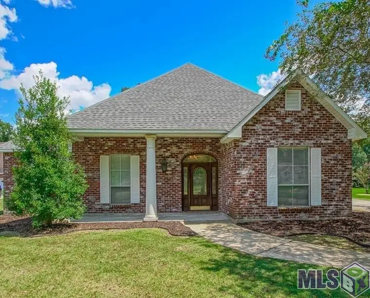 35096 Stone Castle Dr, Denham Springs, LA 70706 - #1