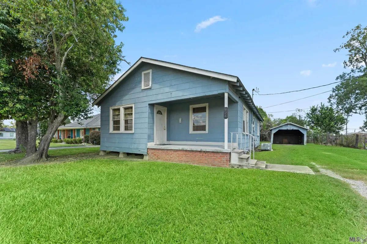 926 Louisiana Ave, Port Allen, LA 70767 - #1