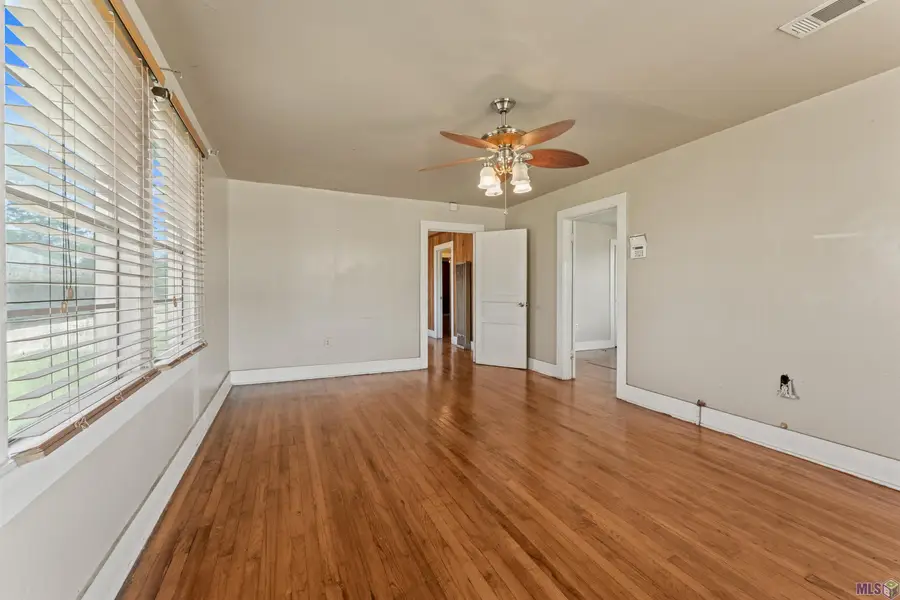 926 Louisiana Ave, Port Allen, LA 70767 - #3