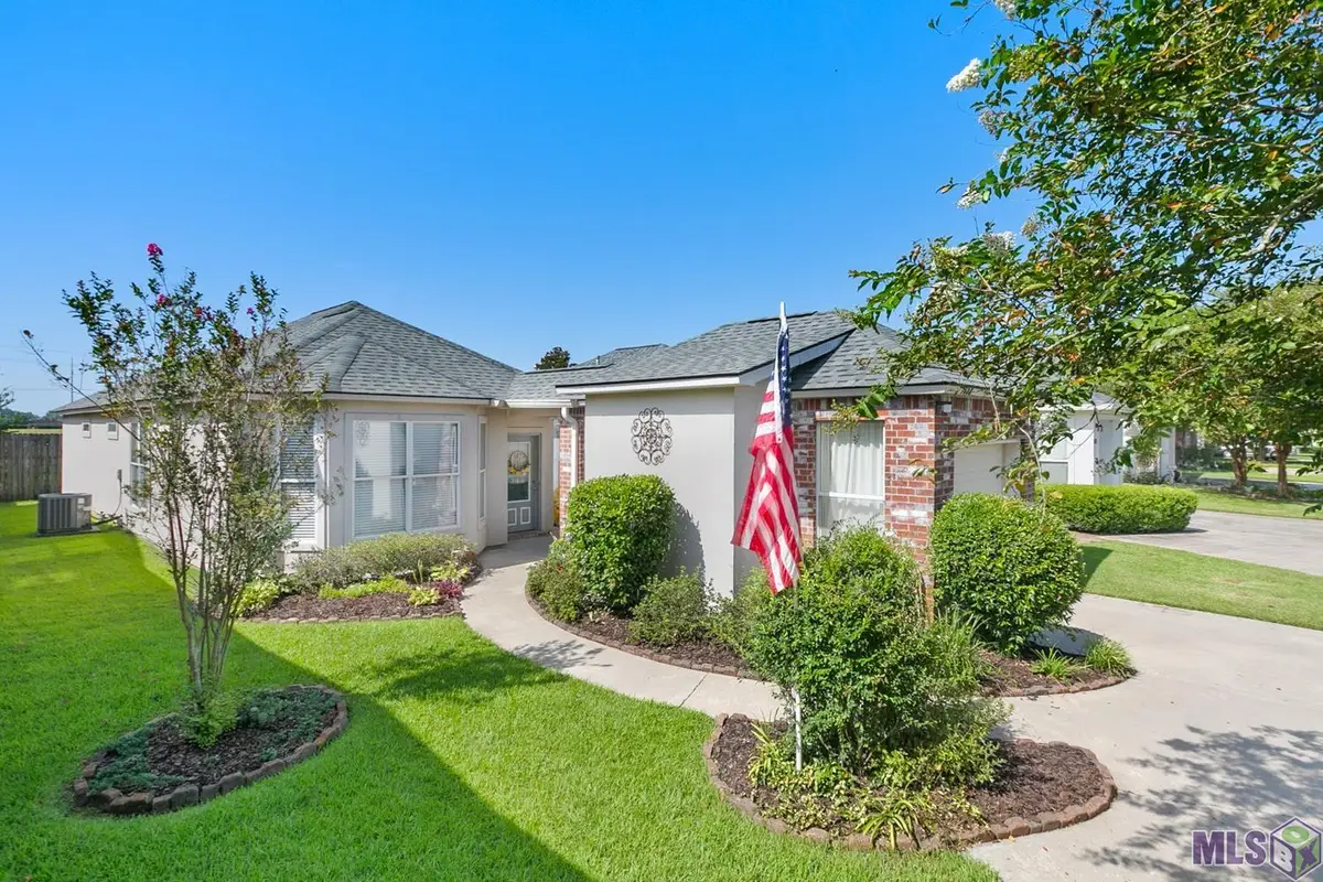 5428 Courtyard Dr, Gonzales, LA 70737 - #1