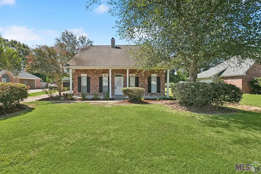 8034 Versailles Dr, Denham Springs, LA 70706 - #2