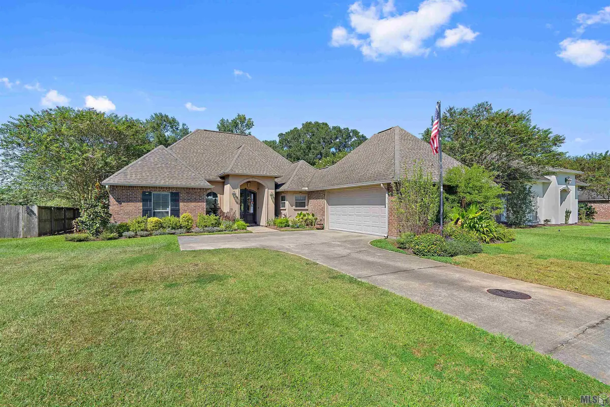 38721 Alderly Ln, Denham Springs, LA 70706 - #1