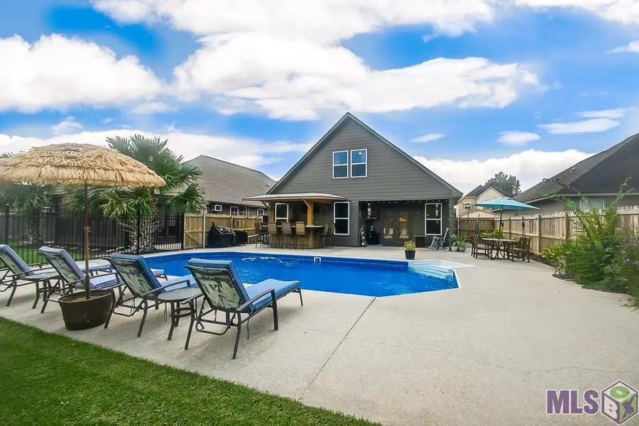 13717 Stone Gate Dr, Baton Rouge, LA 70816 - #3