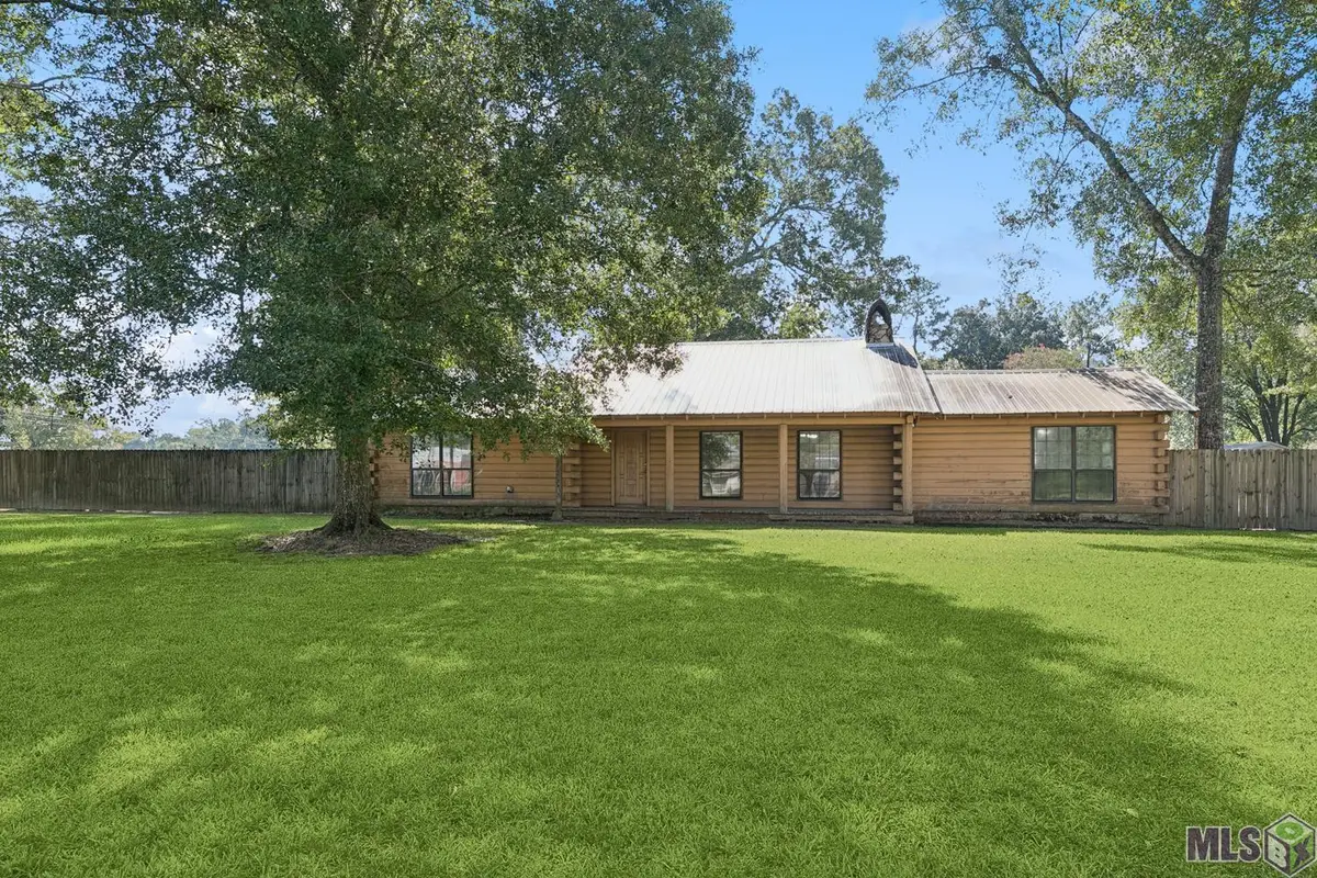 8830 James St, Denham Springs, LA 70726 - #1